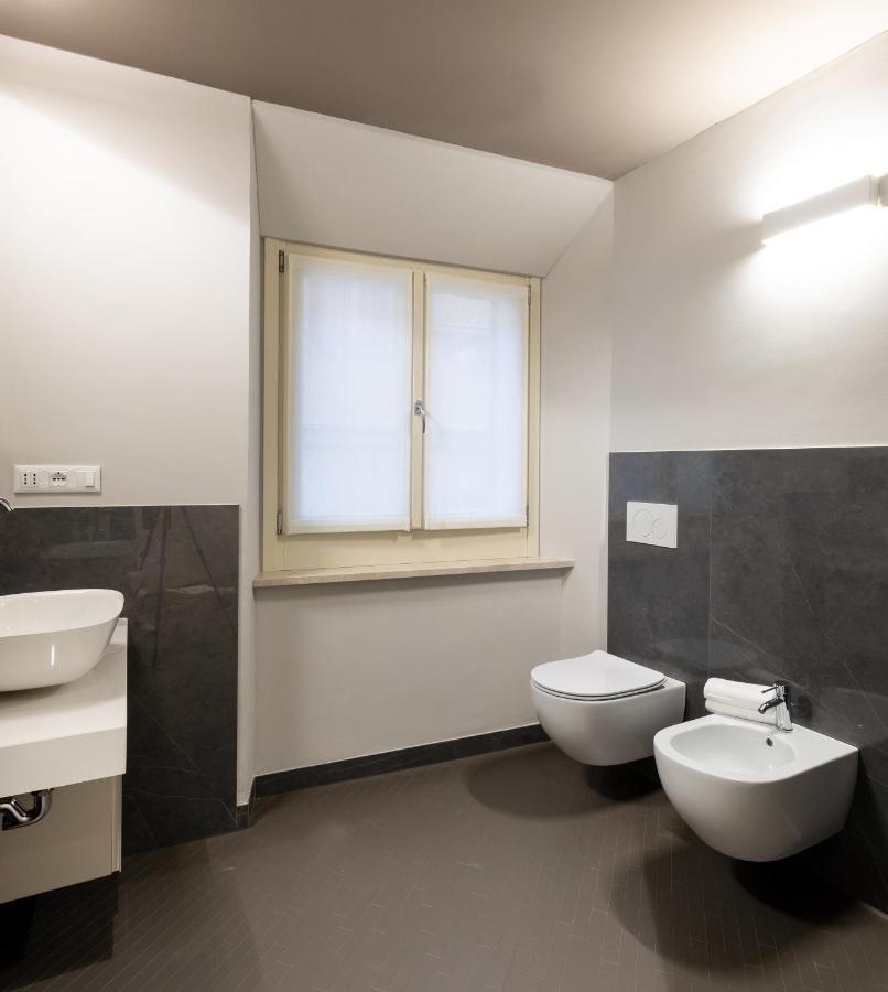 Salina Luxury Suites Parma Bagian luar foto