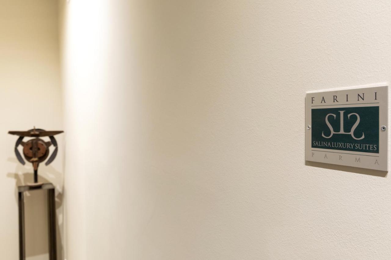 Salina Luxury Suites Parma Bagian luar foto